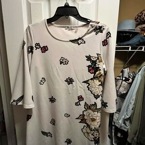 Dex White Floral Women's Tunic Top